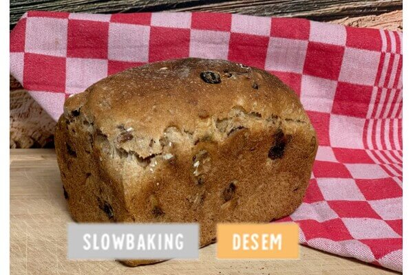  Spelt volkoren rozijnenbrood (desem)